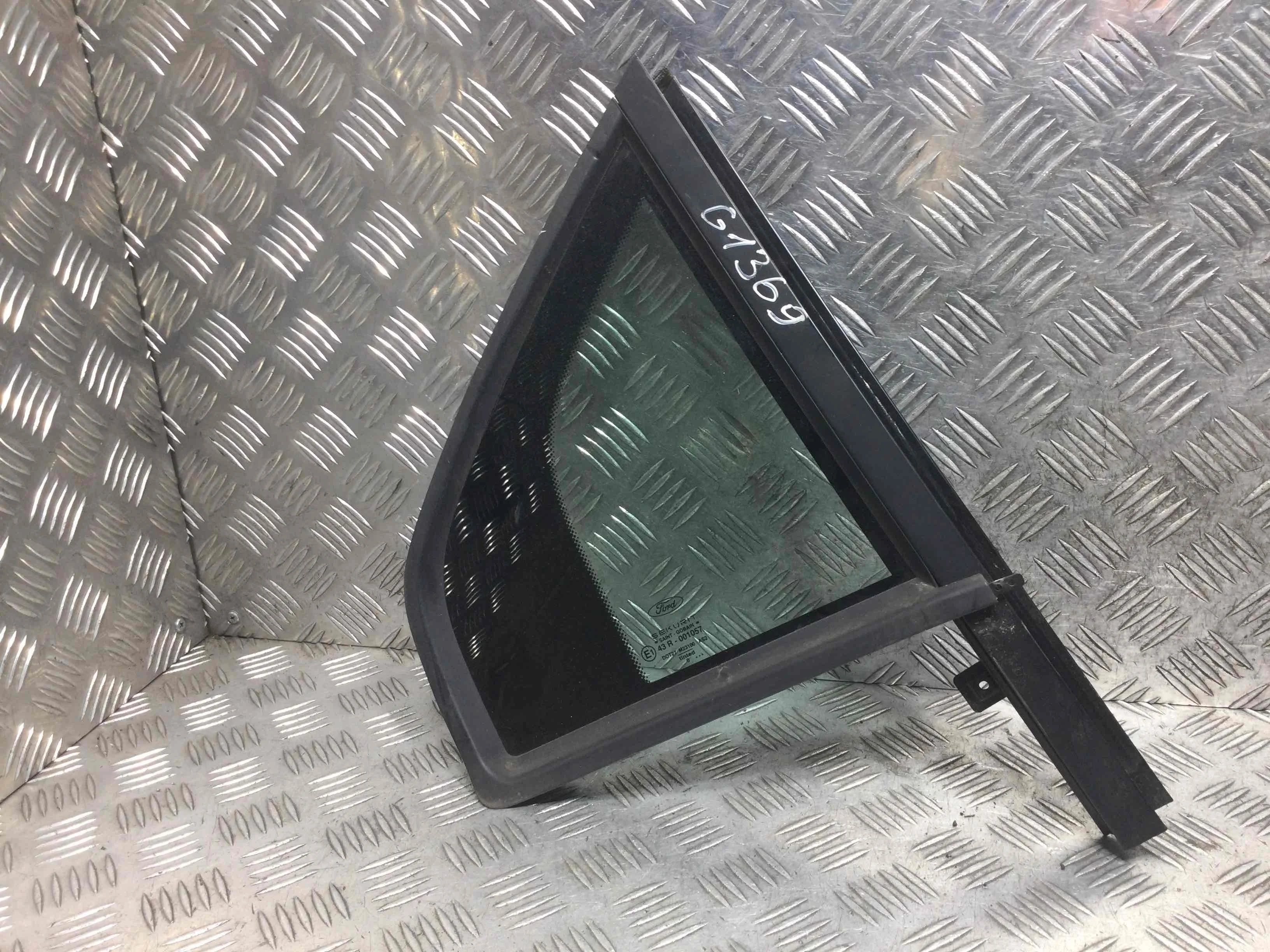 Форточка задняя правая Ford Mondeo 3 поколение (2000-2003) бензин 2.0 i Автомат Седан