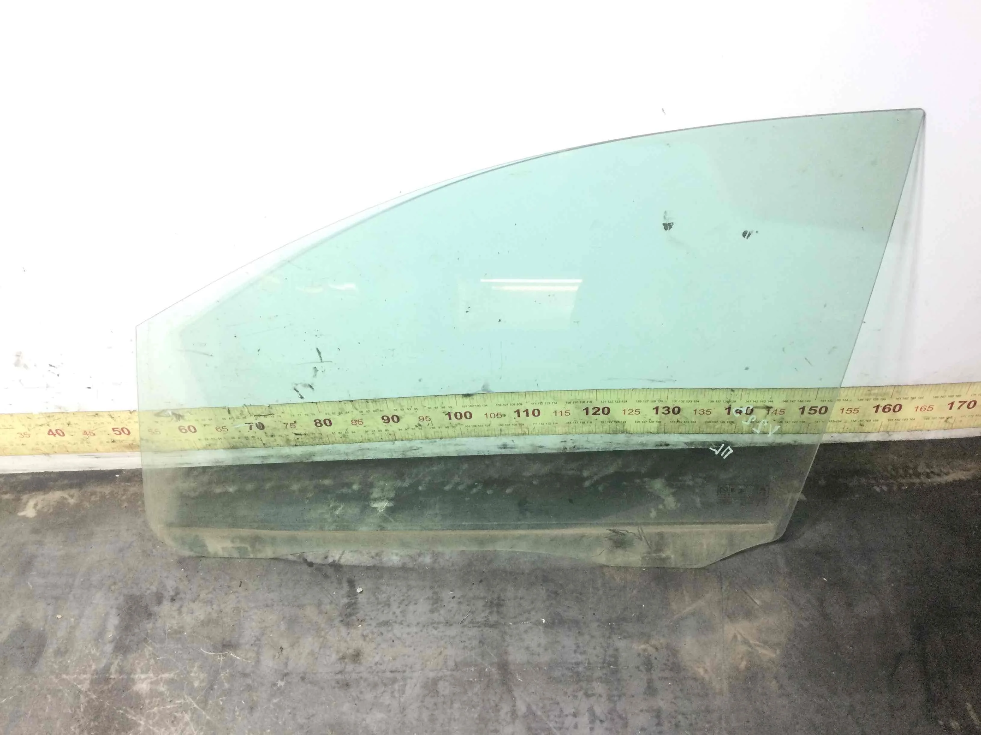 Стекло двери передней левой Ford C-MAX 1 поколение (2003-2007) бензин 1.8 i Механика Минивэн