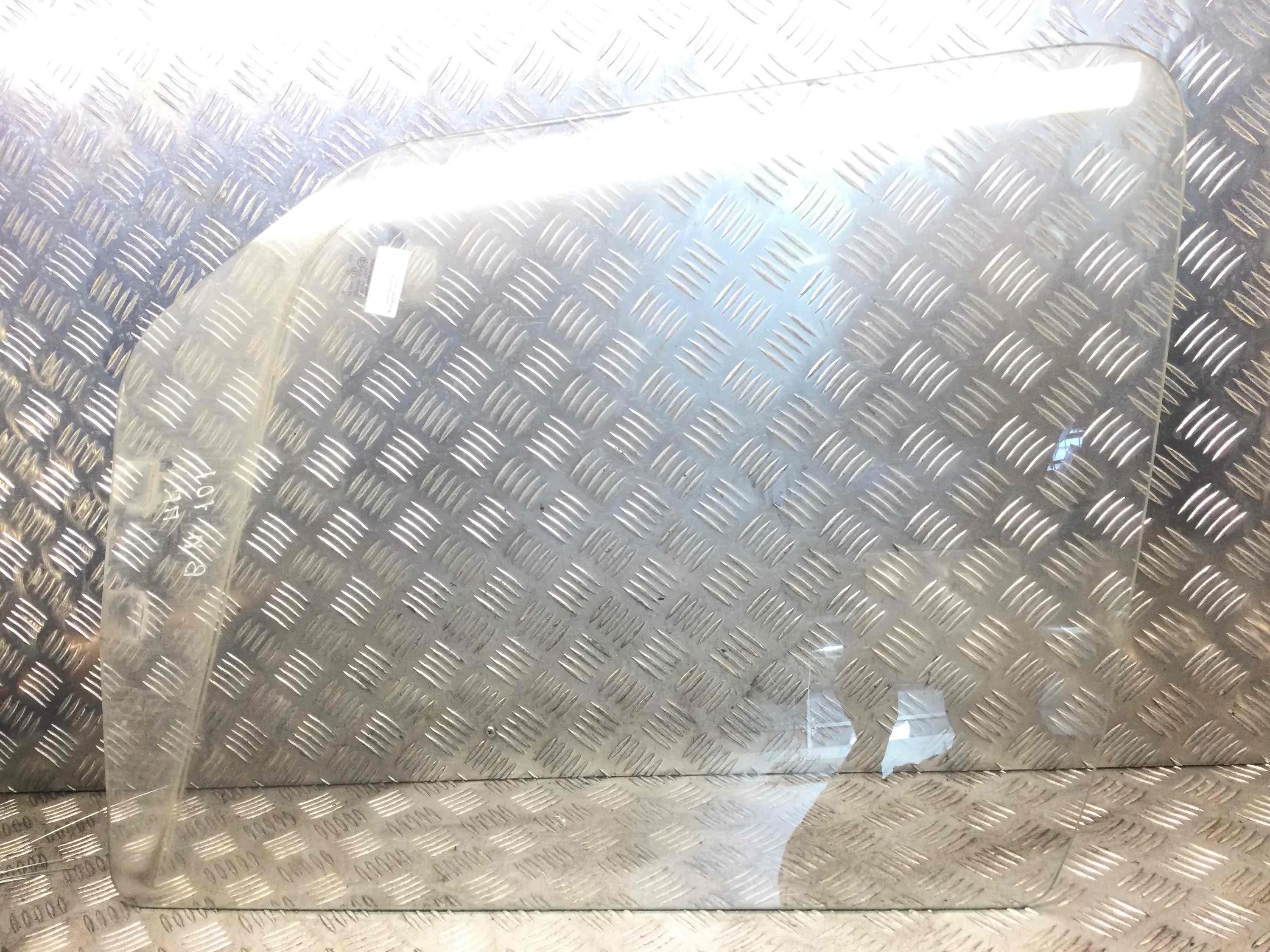 Стекло двери передней правой Mercedes Sprinter Sprinter II (w906) 2006 - 2017 дизель 2.2 CDI Механика Микроавтобус