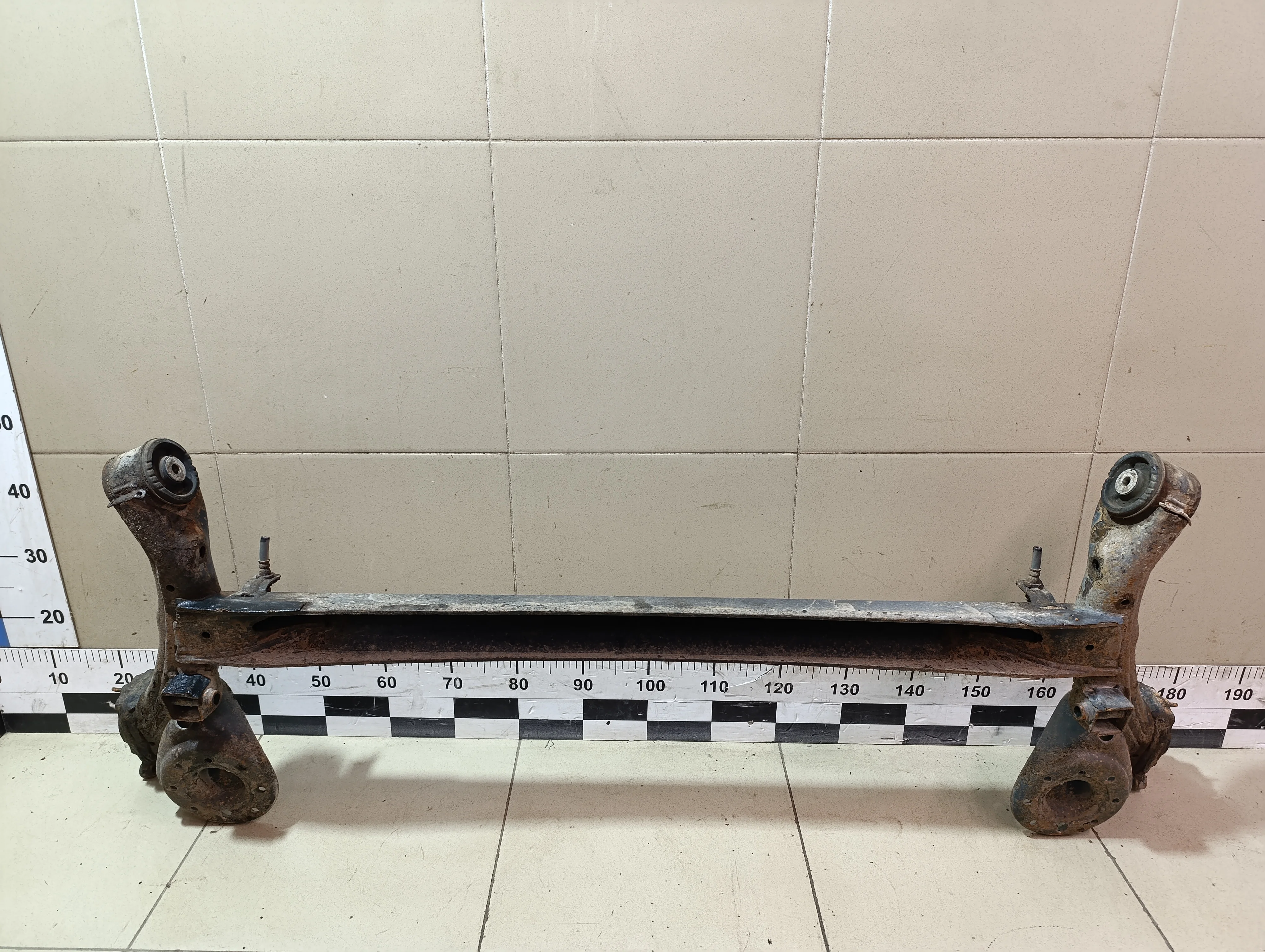 Балка задняя Solaris 2010-2017