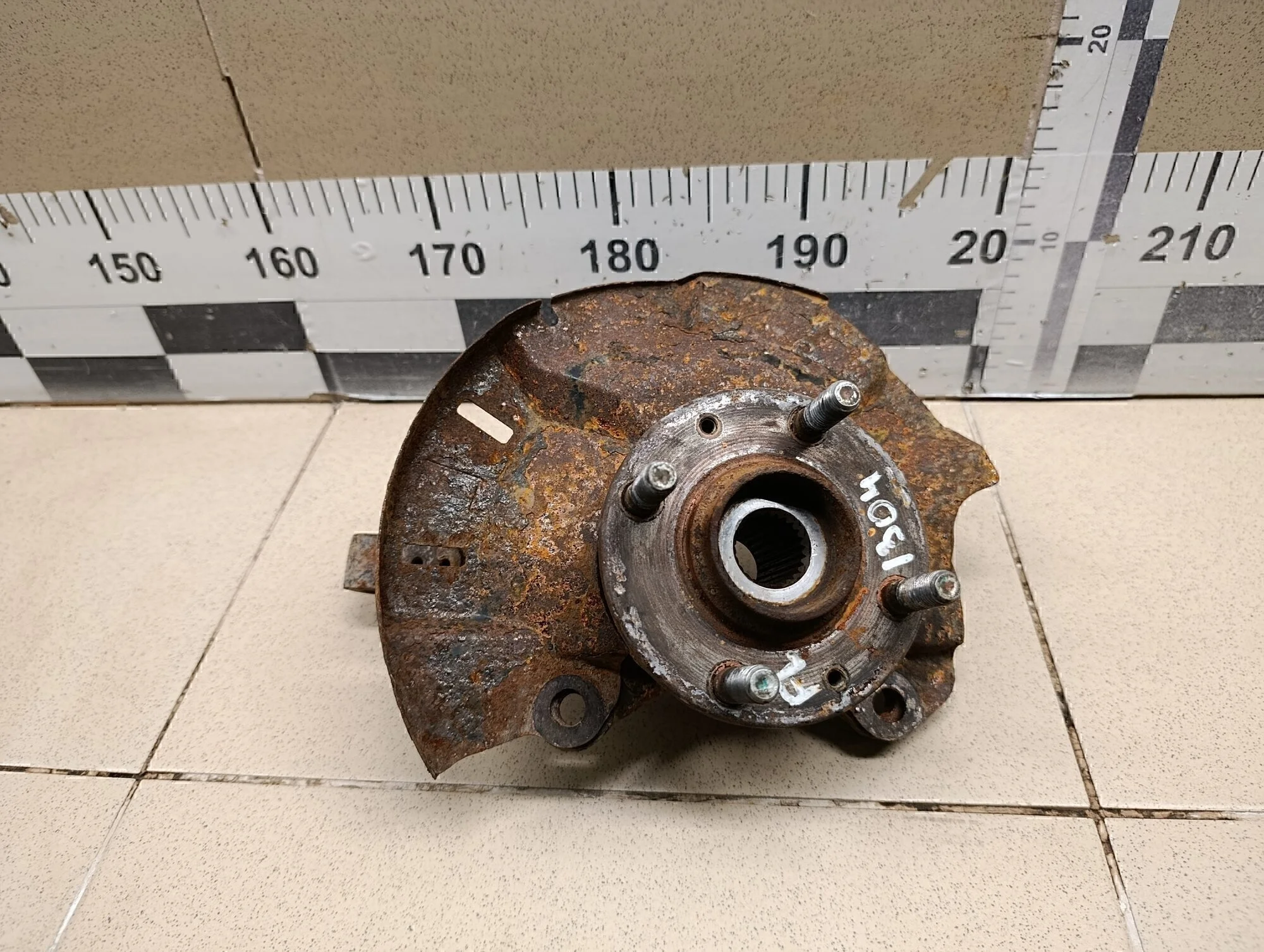 Кулак поворотный передний левый Solaris 2010-2017