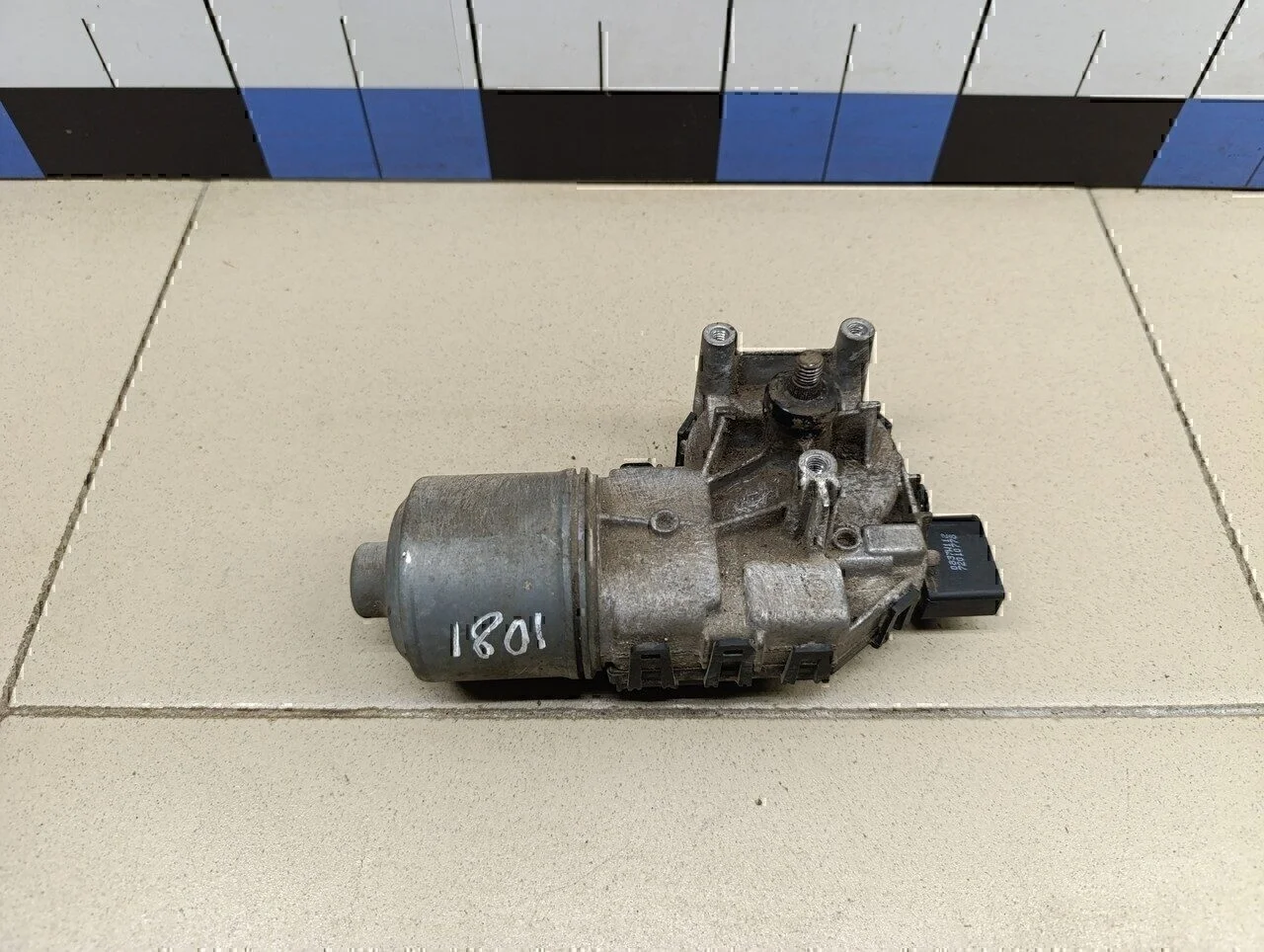 Моторчик стеклоочистителя передний Focus II 2005-2008