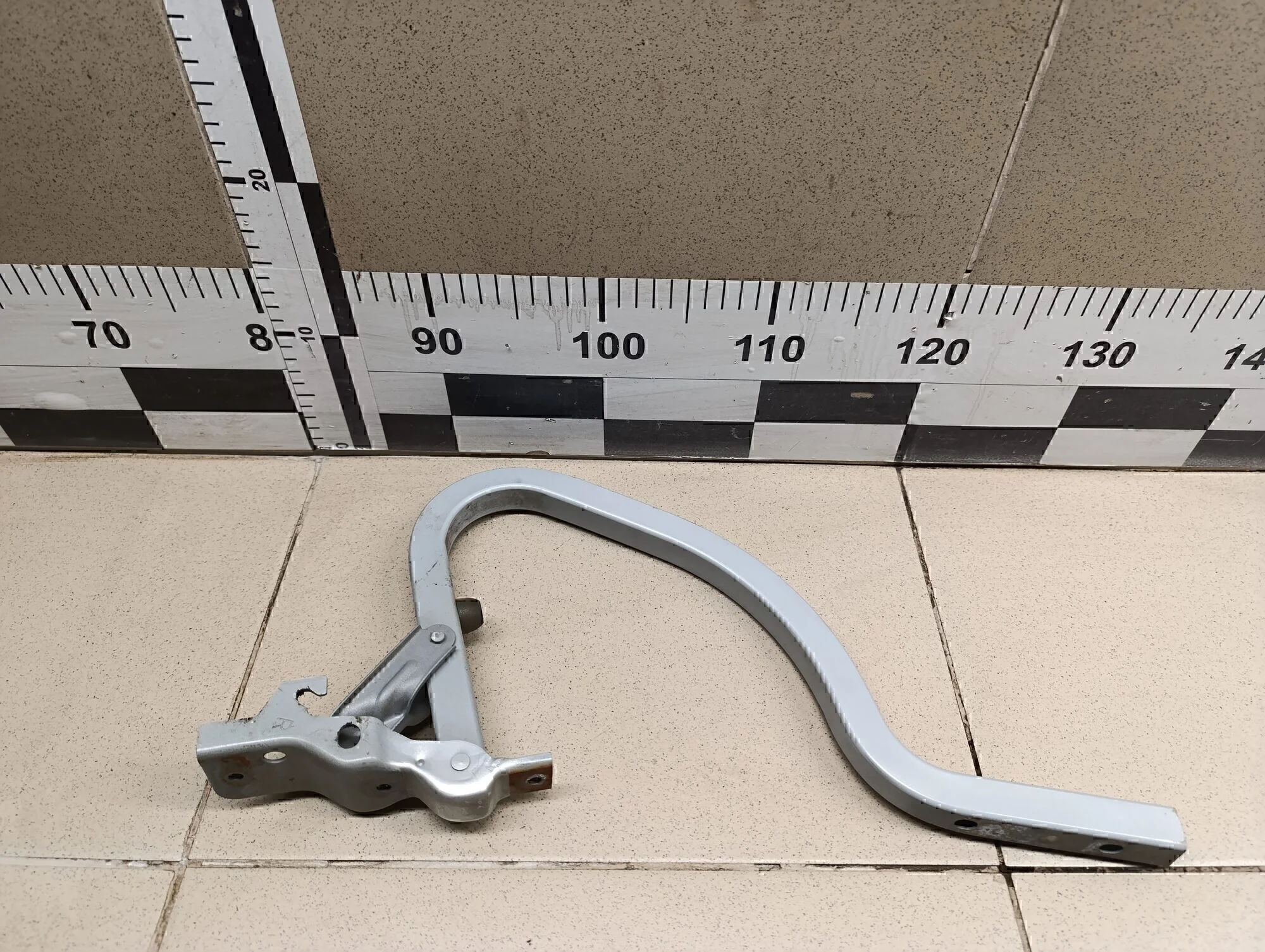 Петля крышки багажника Solaris 2010-2017