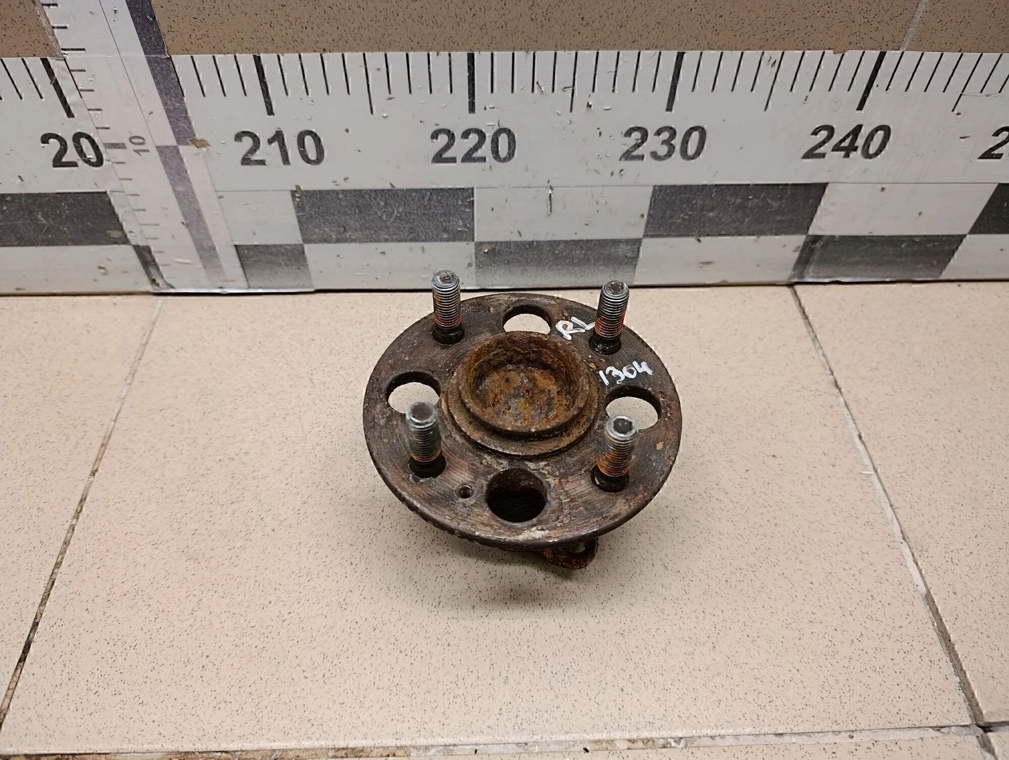 Ступица задняя Solaris 2010-2017