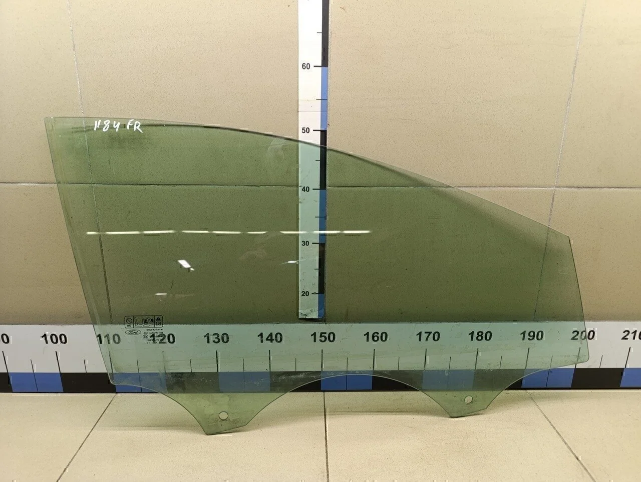 Стекло двери передней правой Focus III 2011>