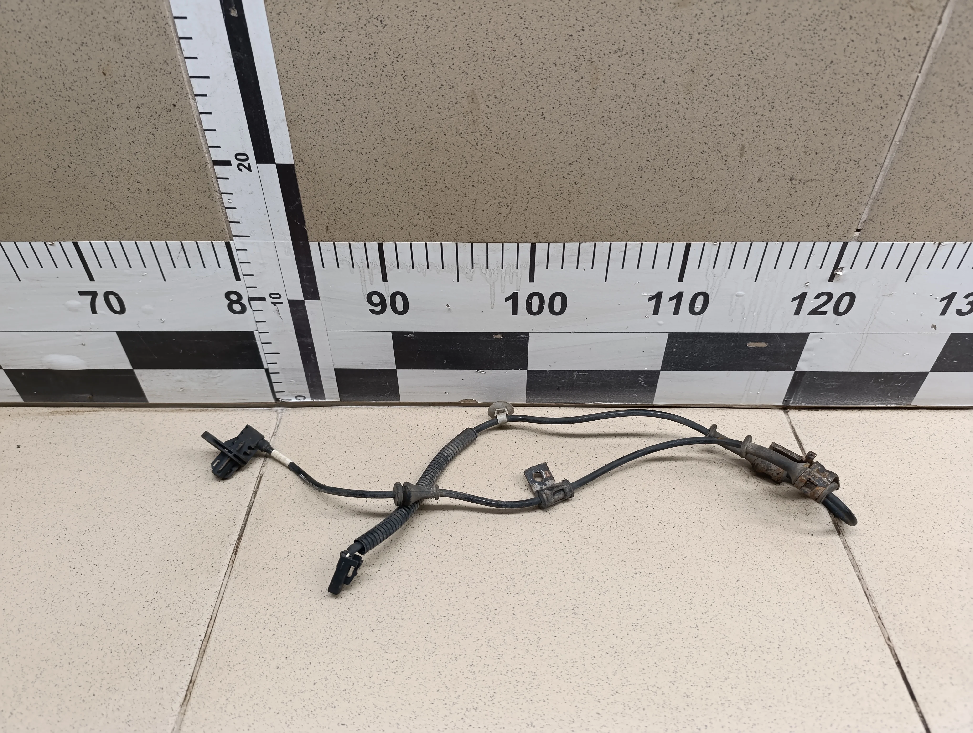 Датчик ABS передний левый Solaris 2010-2017