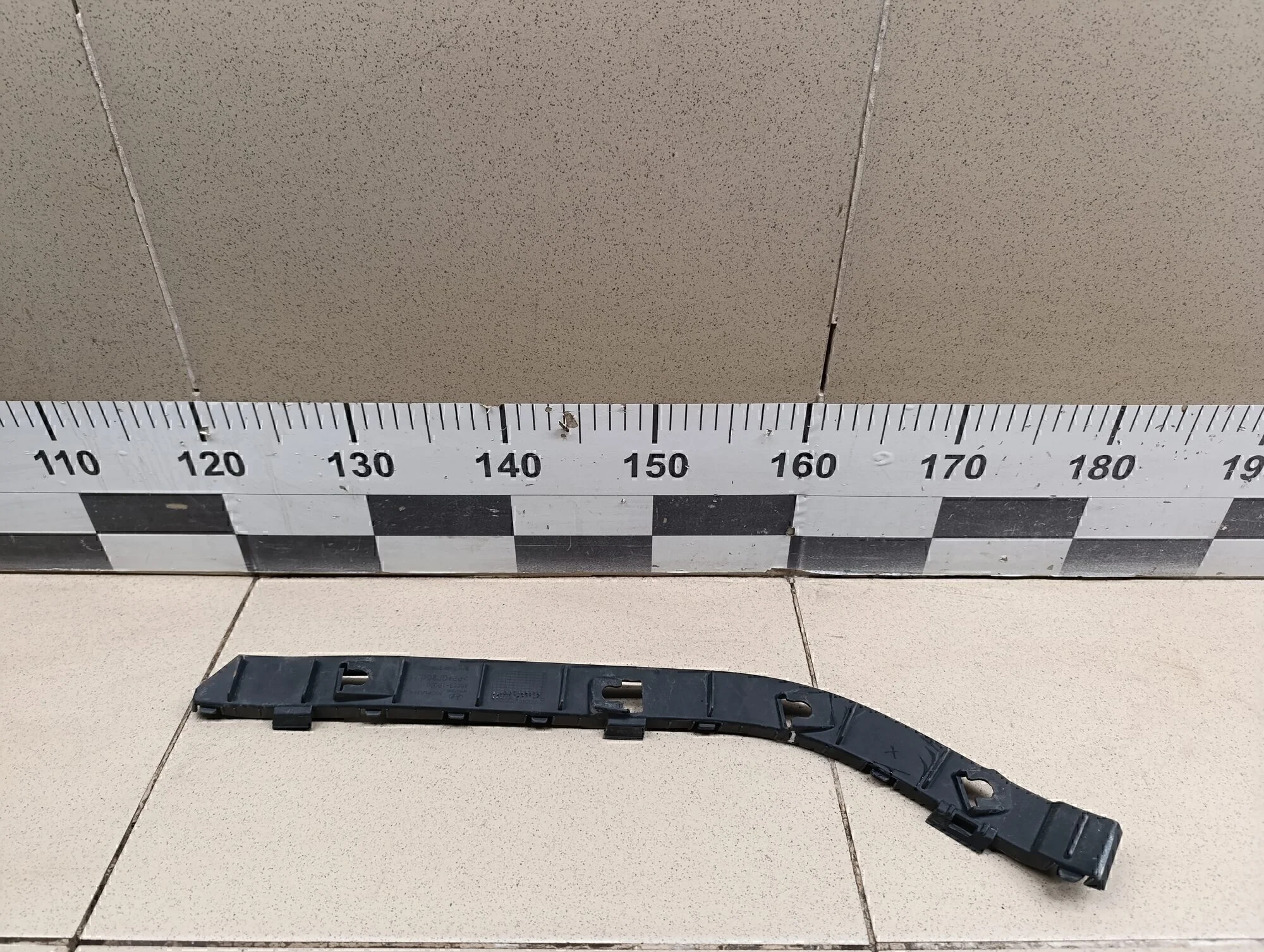 Направляющая заднего бампера левая Solaris 2010-2017