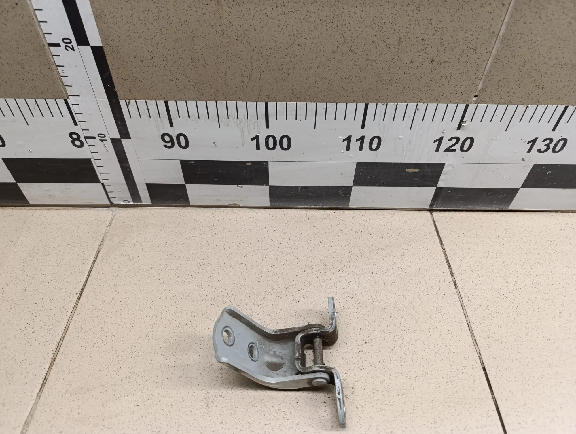 Петля двери передней правой верхняя Solaris 2010-2017