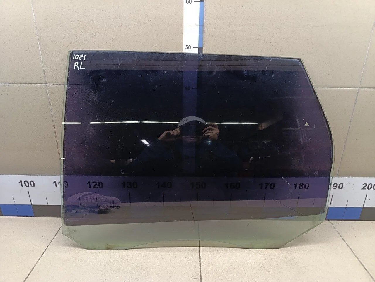 Стекло двери задней левой Focus II 2005-2008