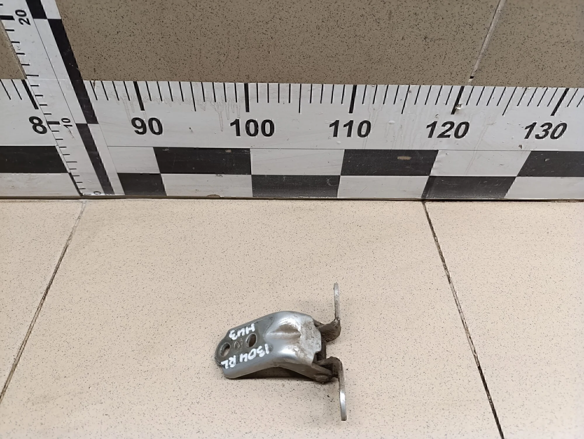 Петля двери задней левой нижняя Solaris 2010-2017