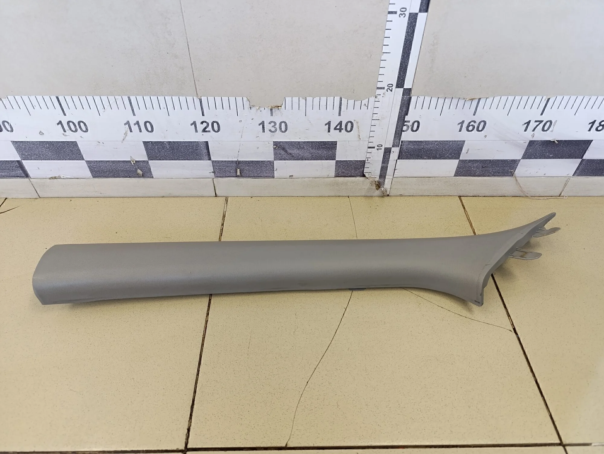 Обшивка стойки Solaris 2010-2017