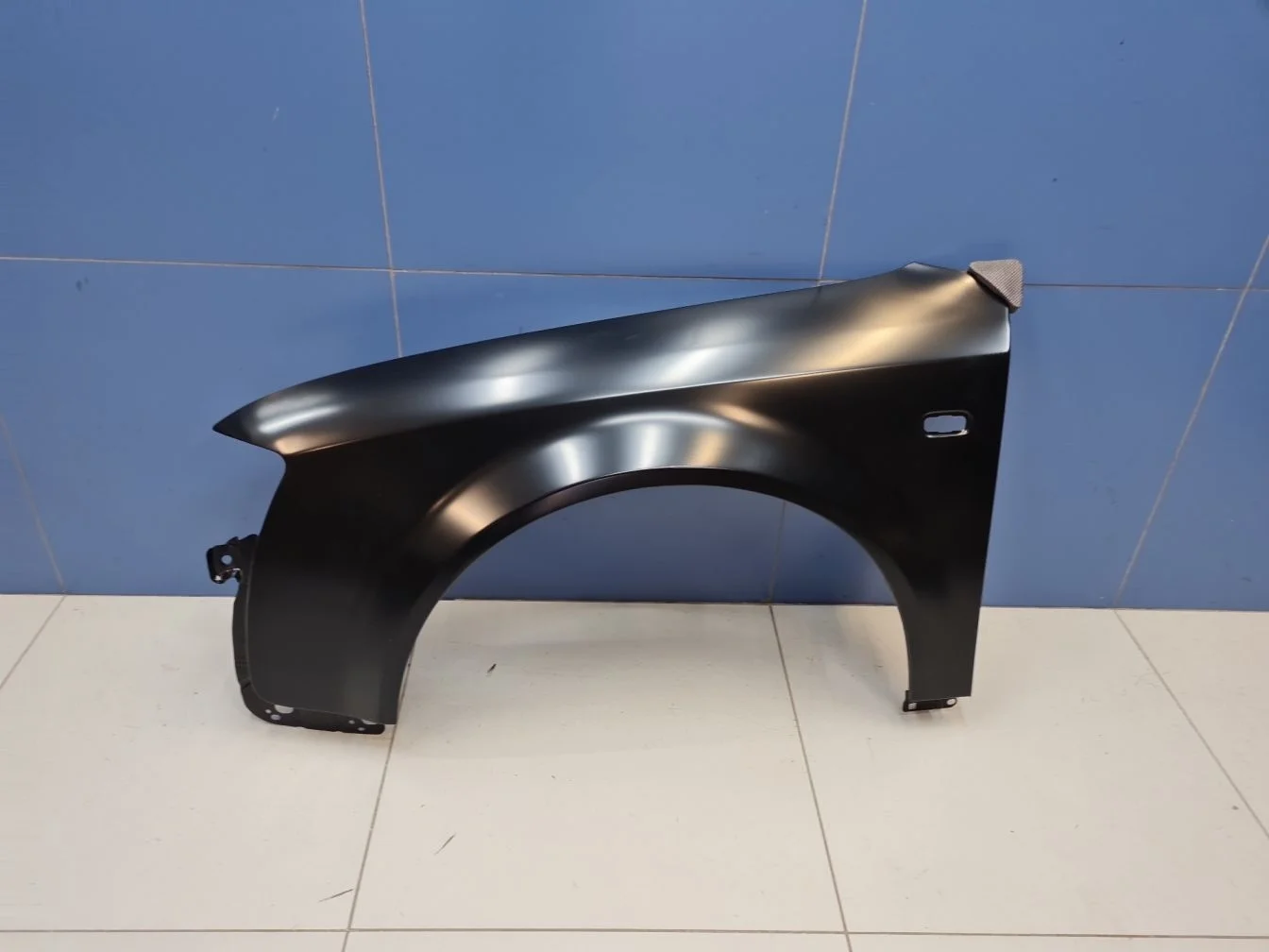 Крыло переднее левое для Audi A4 B6 2000-2006