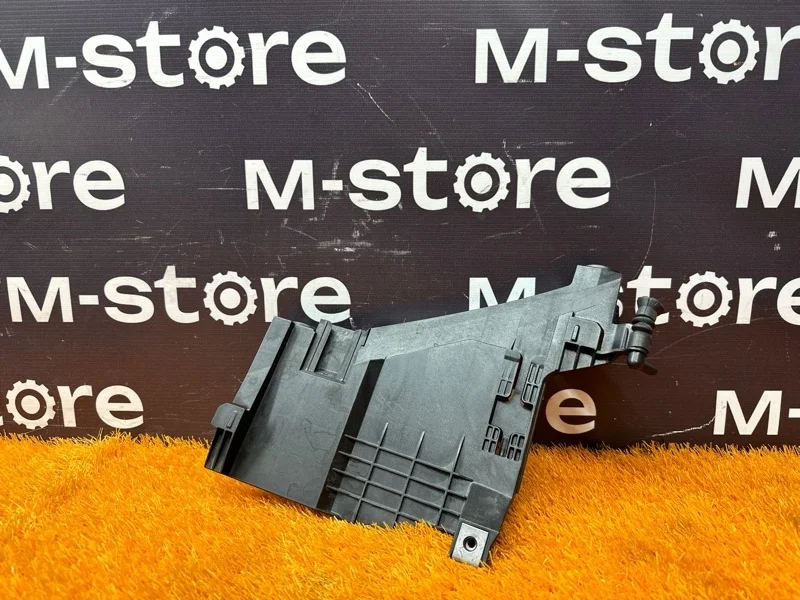 Кронштейн фары Audi A5 2010 8T0941453A 8T CDN, левый