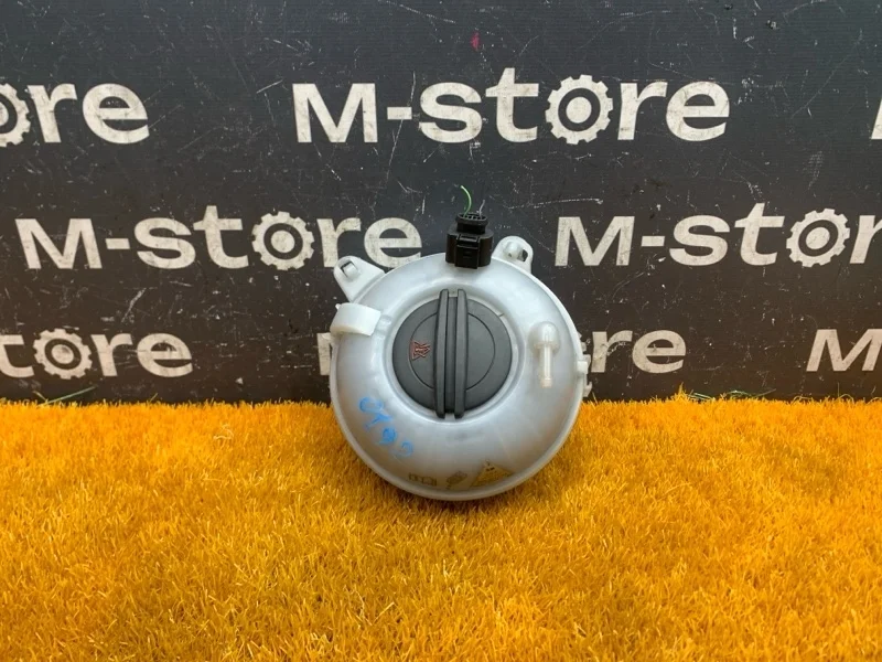 Бачок расширительный Audi A3 2014 5Q0121407D 8V CXS