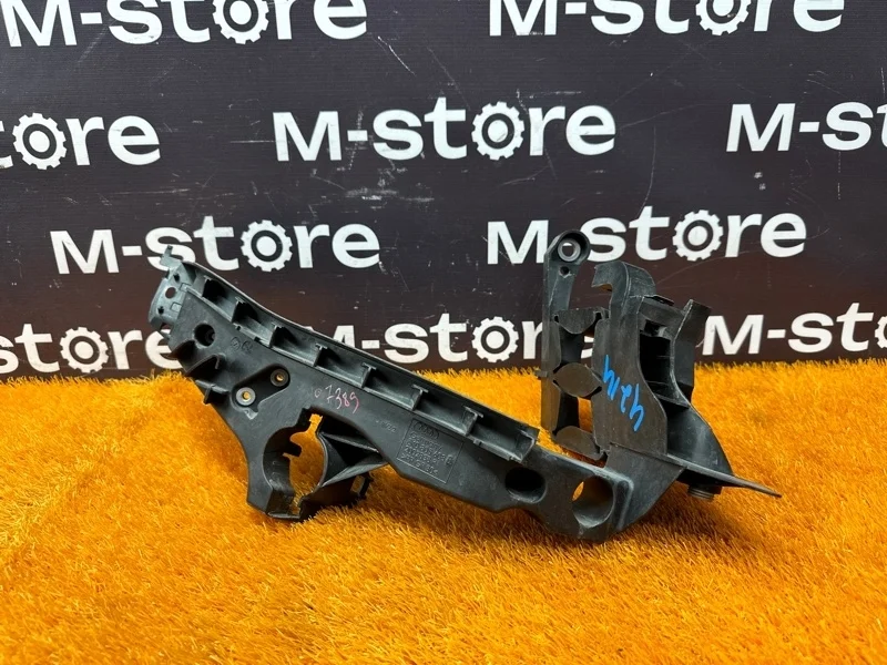 Кронштейн фары Audi A4 2011 8K0805608C B8/8K CDNB, правый