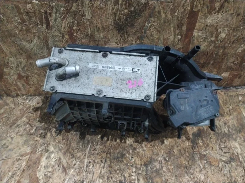 Коллектор впускной Volkswagen Golf 2010 AJ5