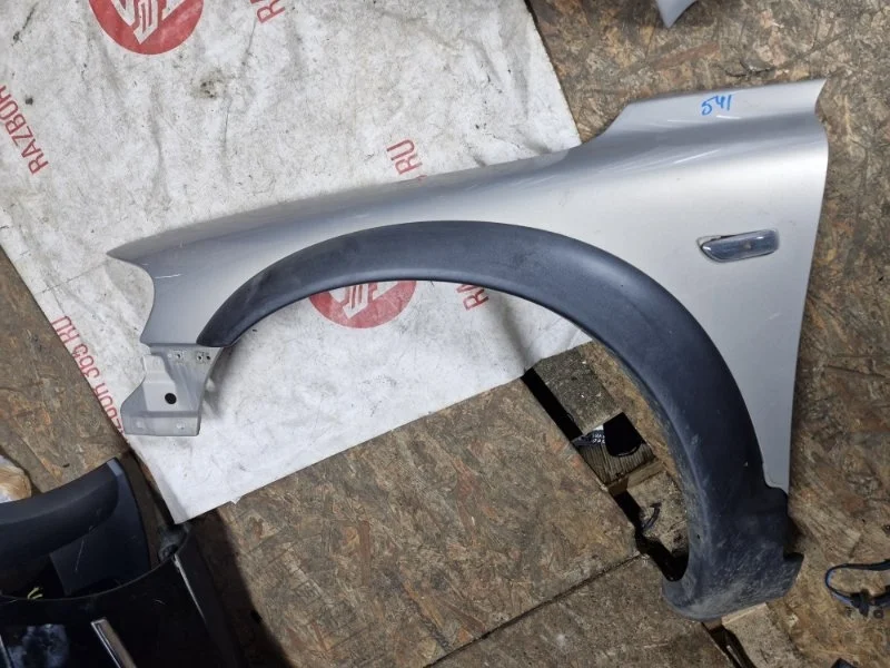 Крыло Volvo XC70 2005 SZ
