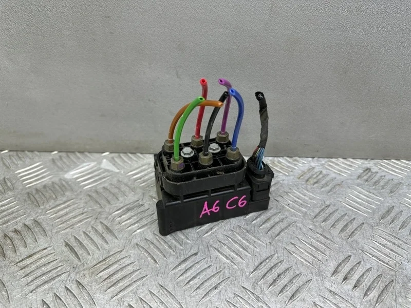 Блок клапанов Audi A6 C6