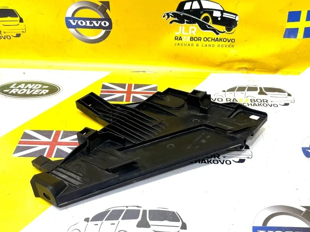 Направляющая правой фары Land Rover Freelander 2 Freelander II (2006—2010)