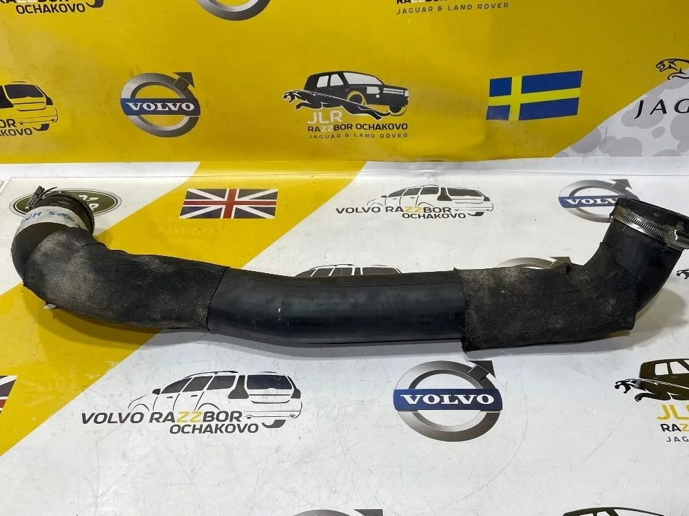 Патрубок интеркулера правый LR Discovery 3 4 276DT Discovery III (2004—2009)