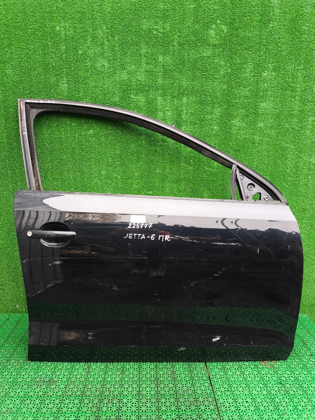 Дверь VOLKSWAGEN JETTA 6 2011- передняя правая черная б/у JETTA 6(2011-)