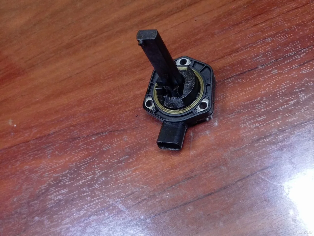 Датчик уровня масло vag 06e907660