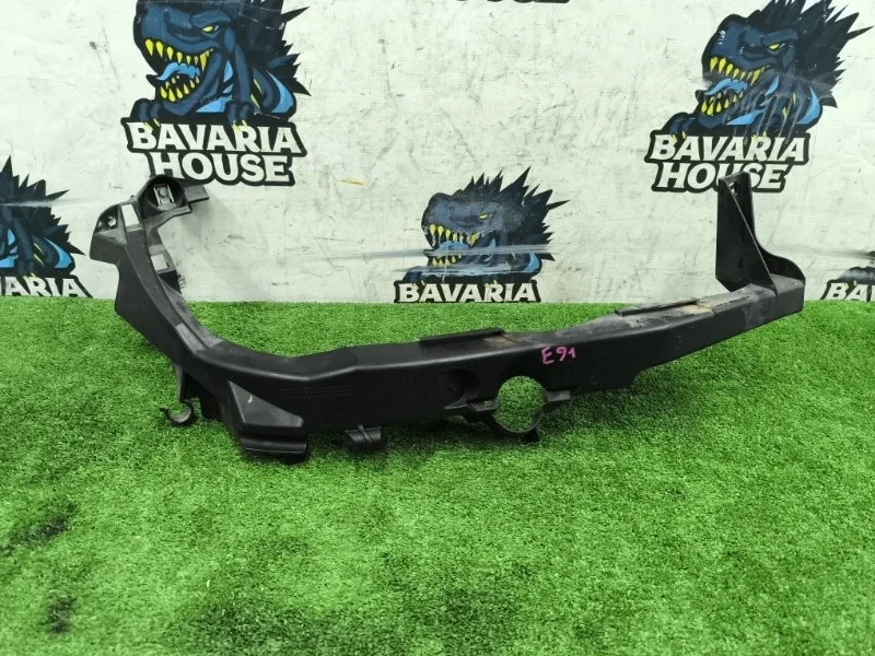 Кронштейн фары правой BMW 3 2009 51647138402 E91 N52B30AF