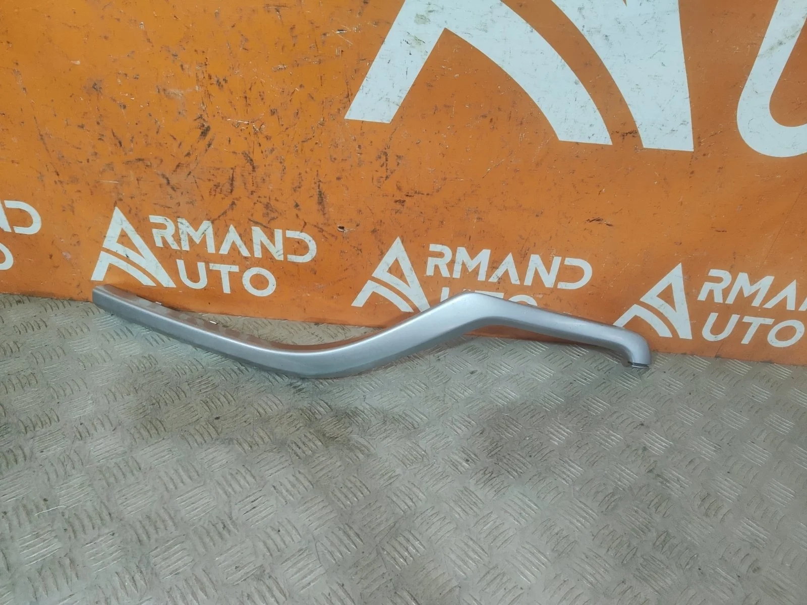 Молдинг бампера Geely Atlas 2016-2022 NL-3