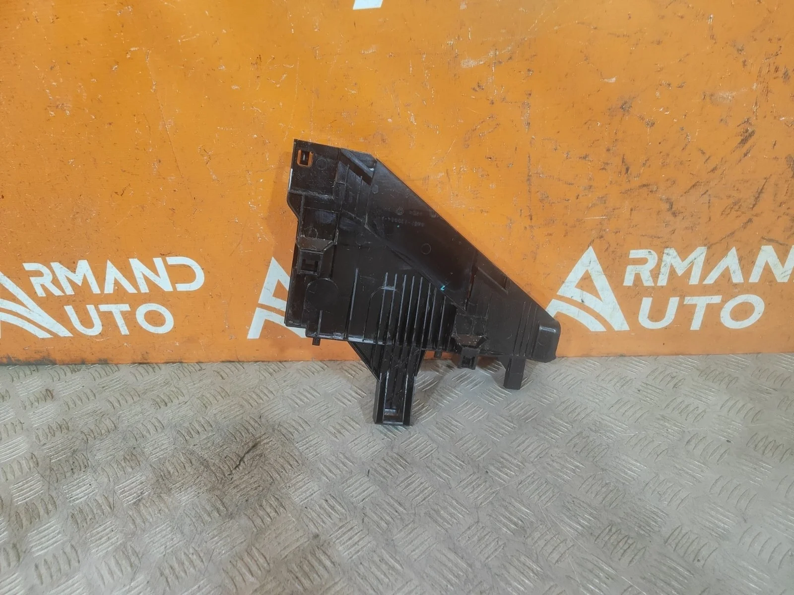 Кронштейн фары Land Rover Freelander 2006-2014