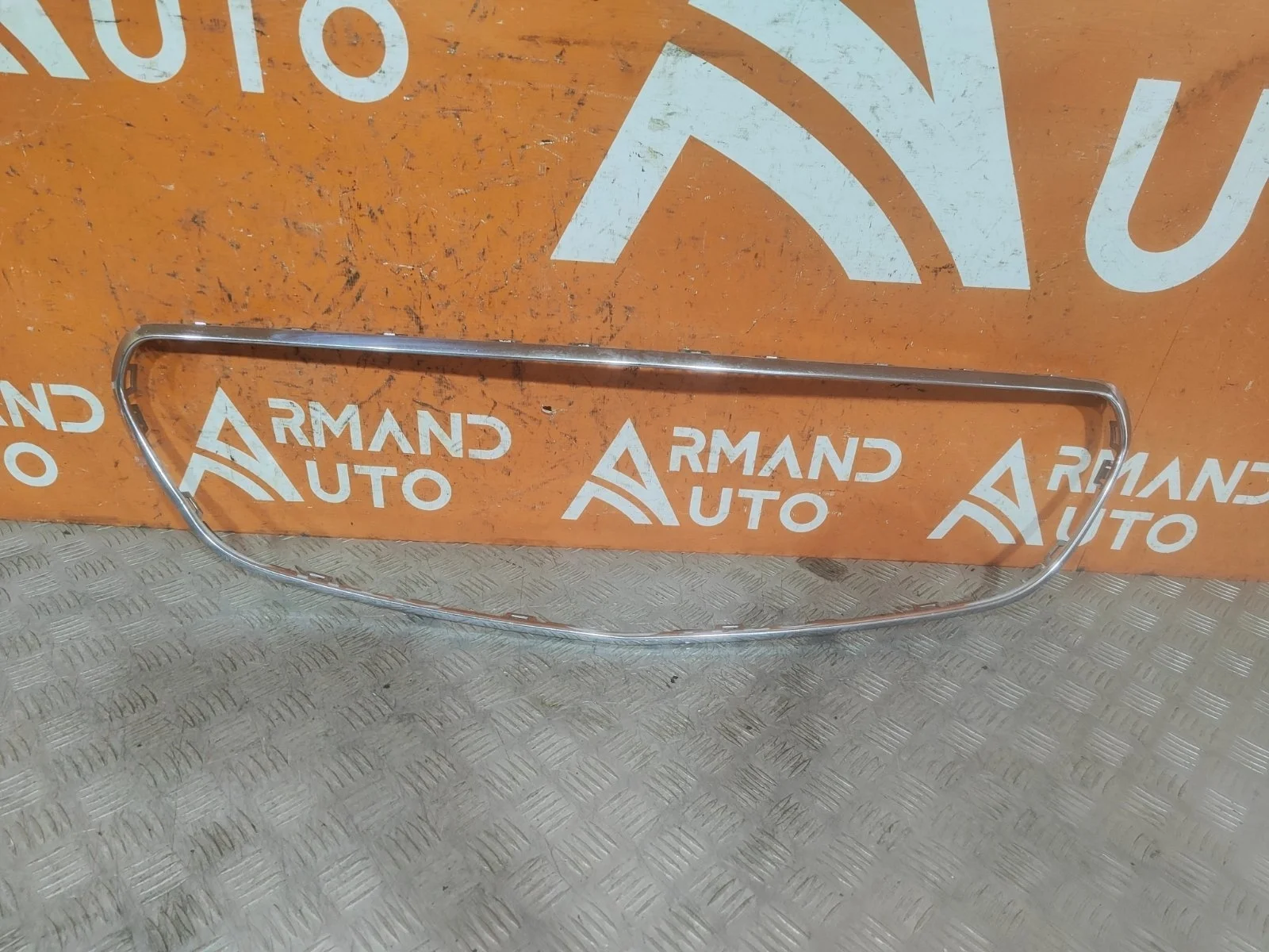 Окантовка решетки радиатора Mercedes -Class 2016-2020 W213, S213, C238