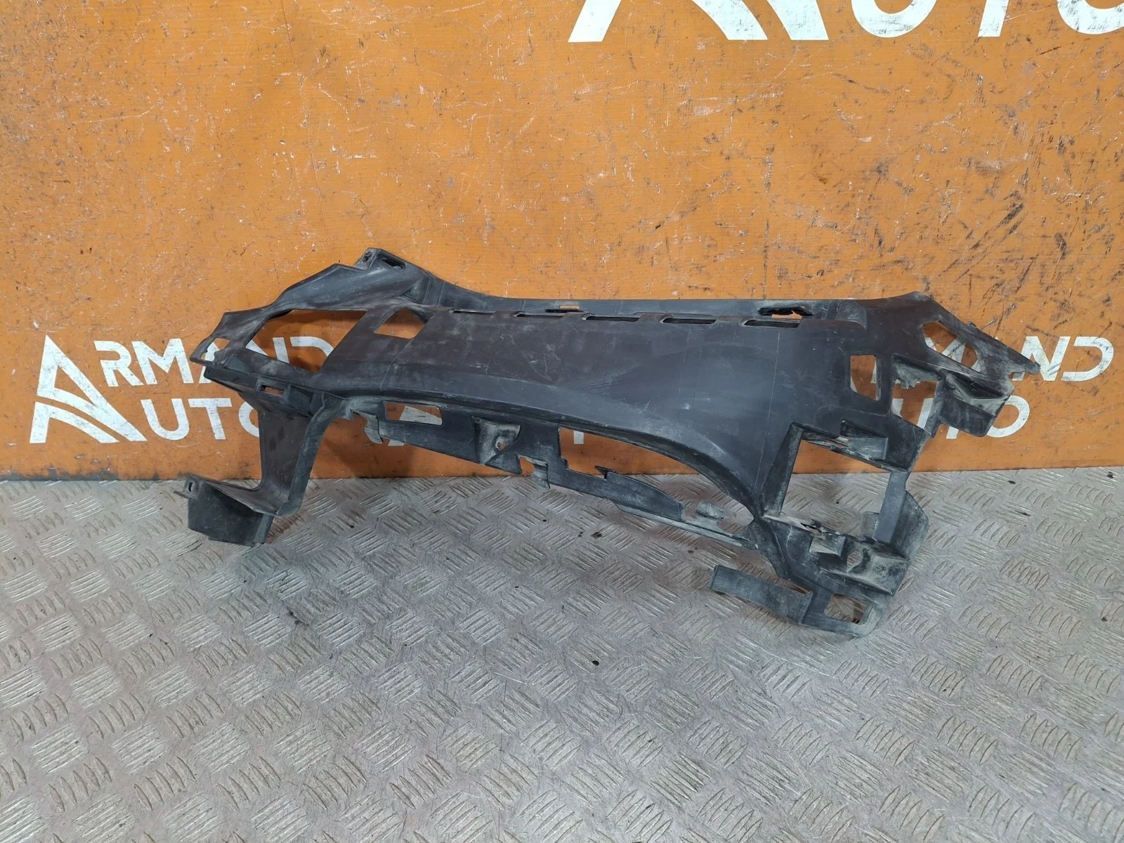 Кронштейн бампера Mercedes -Class 2016-2020 W213, S213