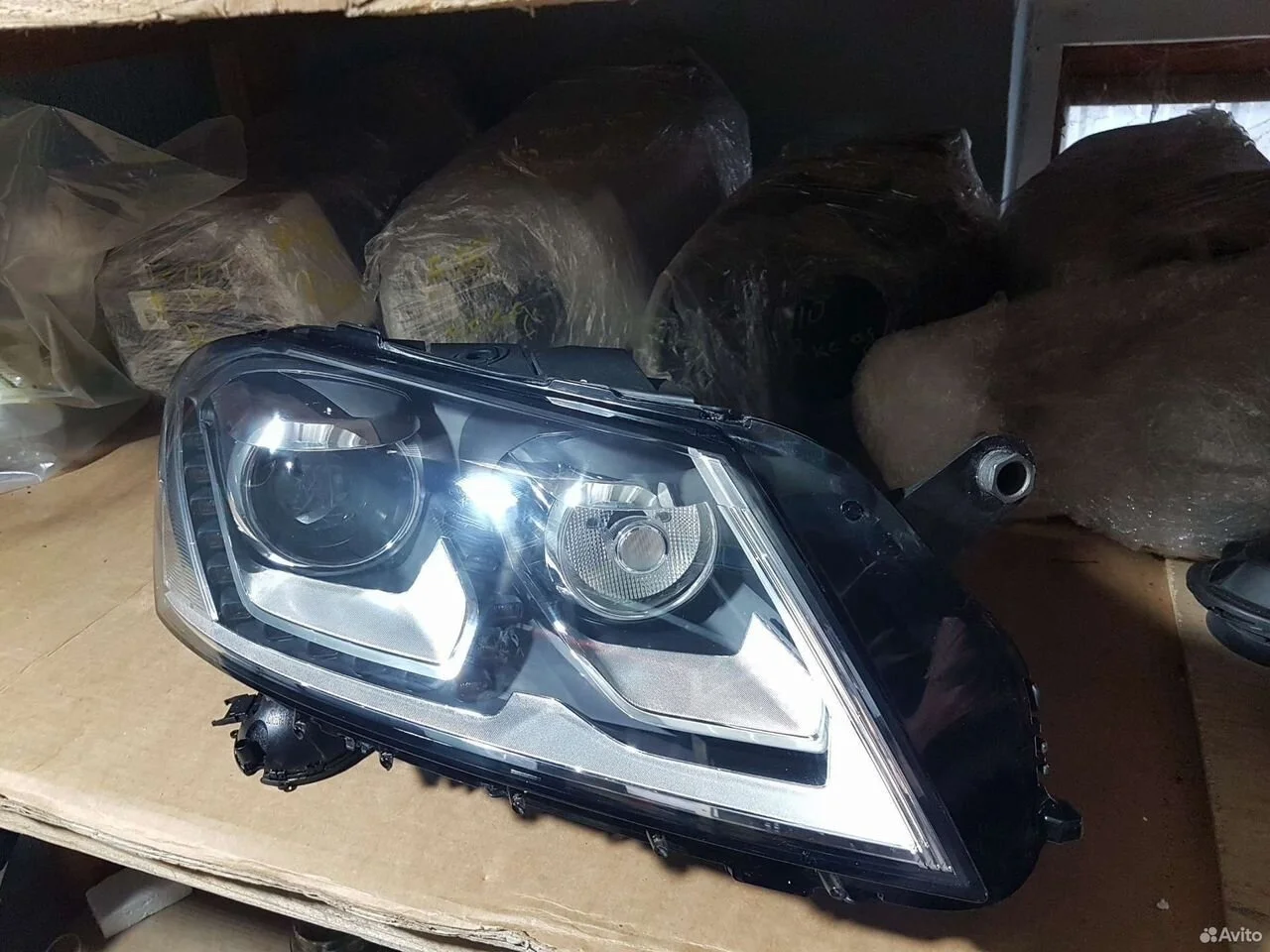 Фара пассат б7 ксенон правая 3ab941752