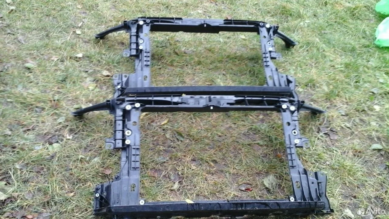 Панель радиатора(телевизор) на ауди а3 8p 2008-13