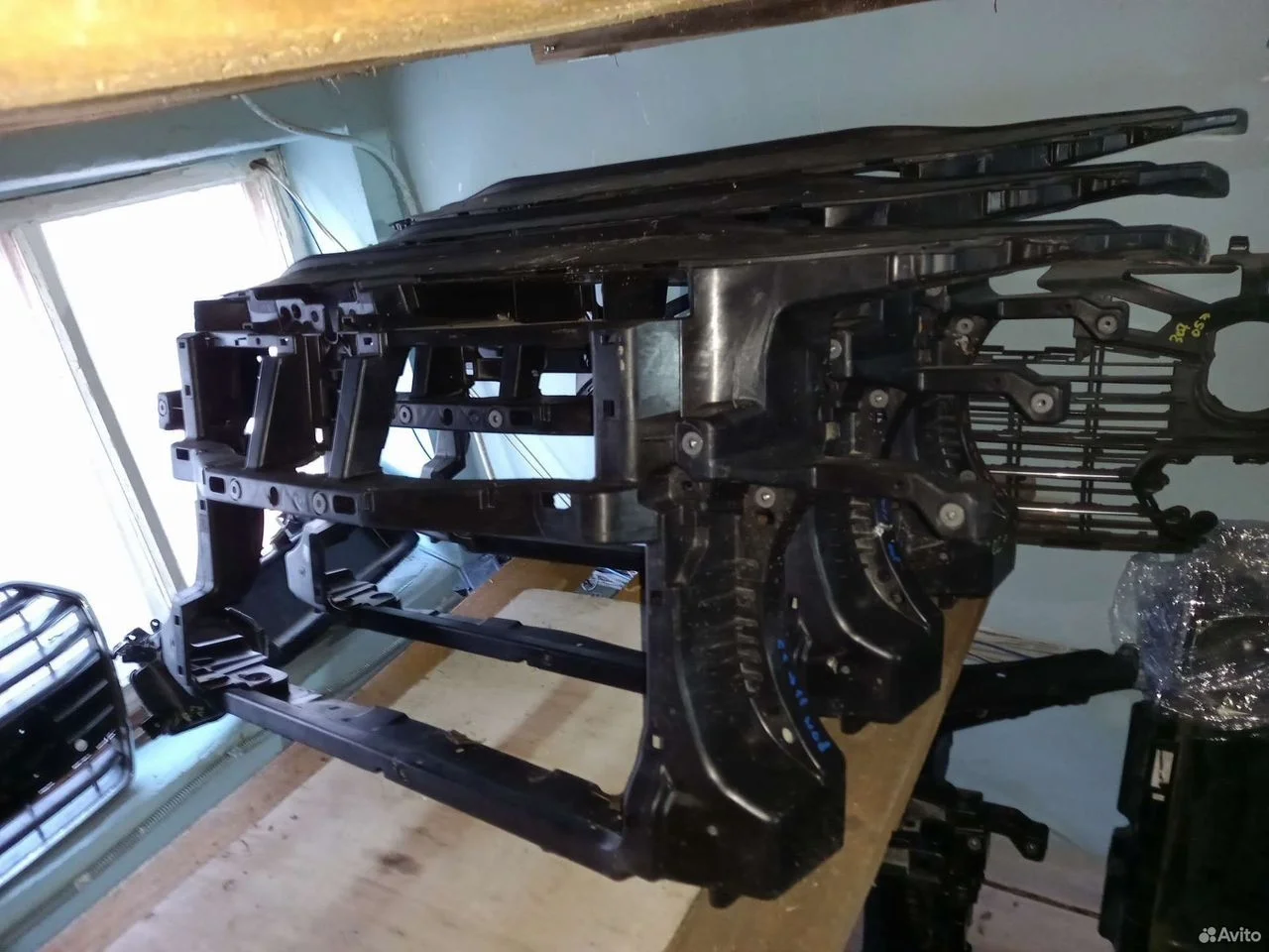 Панель радиаторов(телевизор vw пассат сс 3c8805588