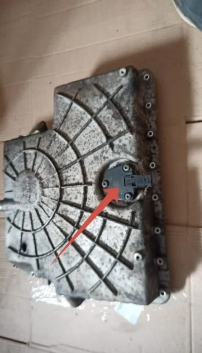 Датчик уровня масла Audi Q7 4L рестайлинг (2009—2015)