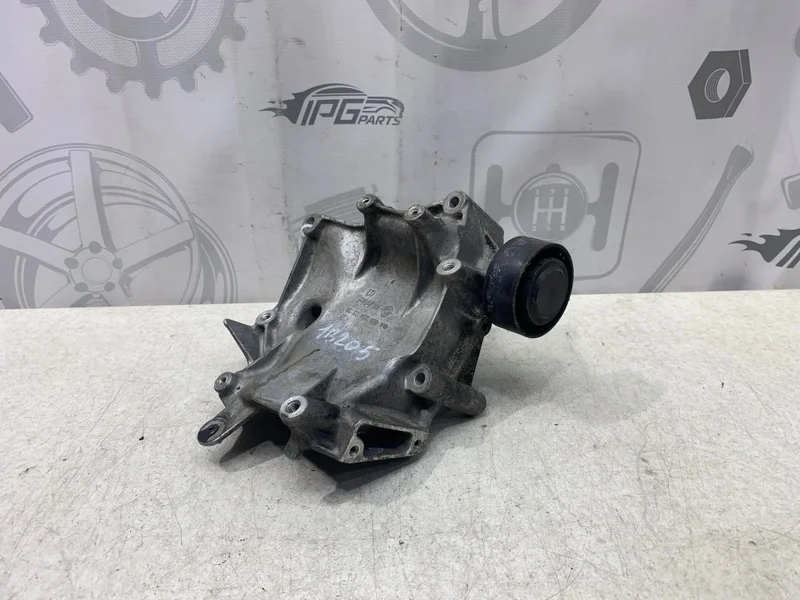 Кронштейн компрессора кондиционера Mercedes-benz 2015 W205