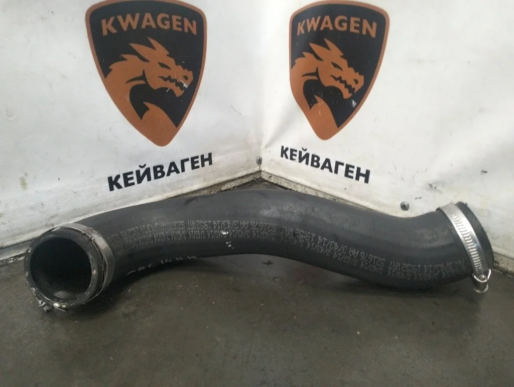 Патрубок интеркулера Volkswagen Touareg 2015 7P