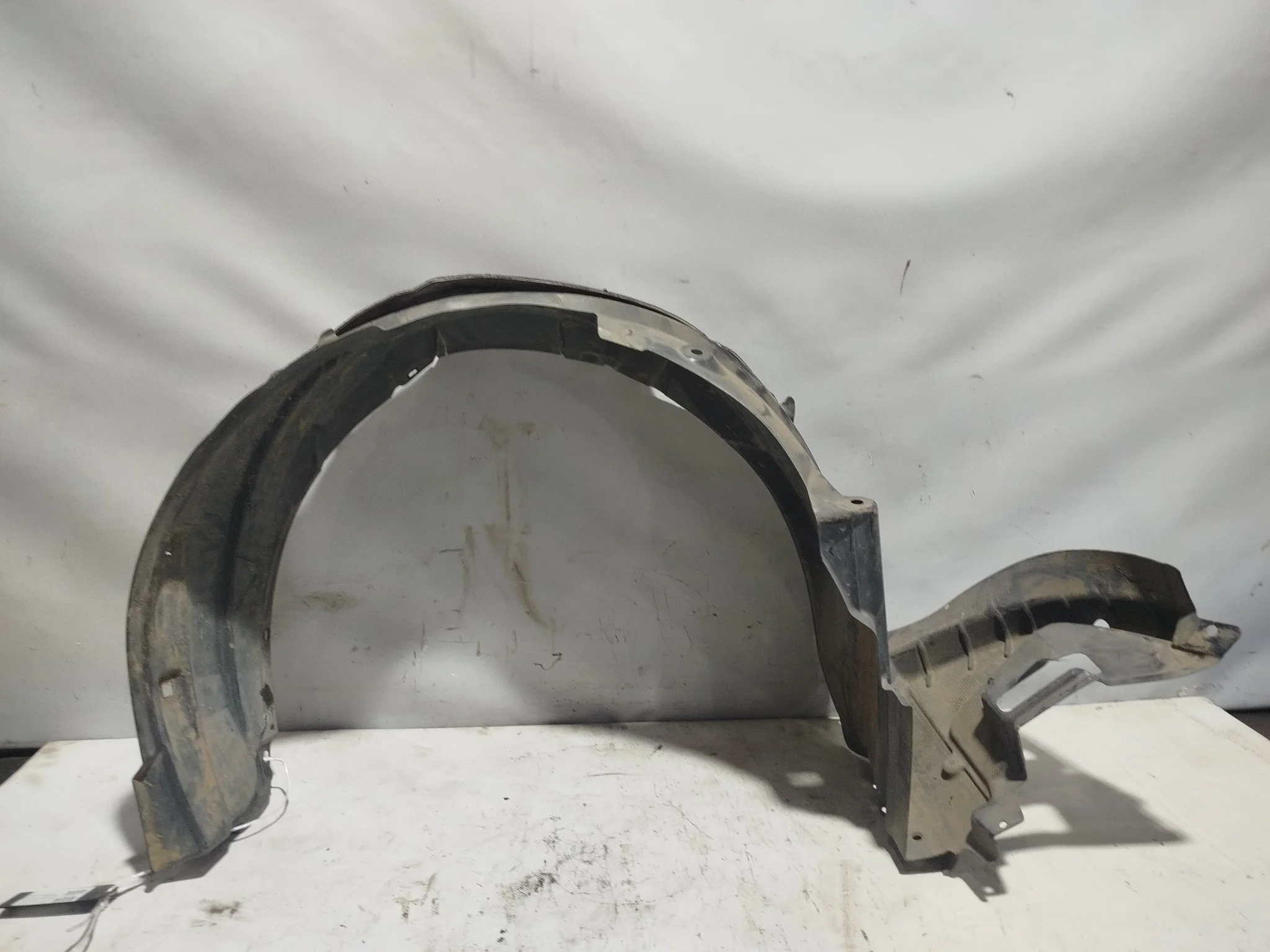 ПОДКРЫЛОК TOYOTA ПЕРЕД ЛЕВО 5387605030