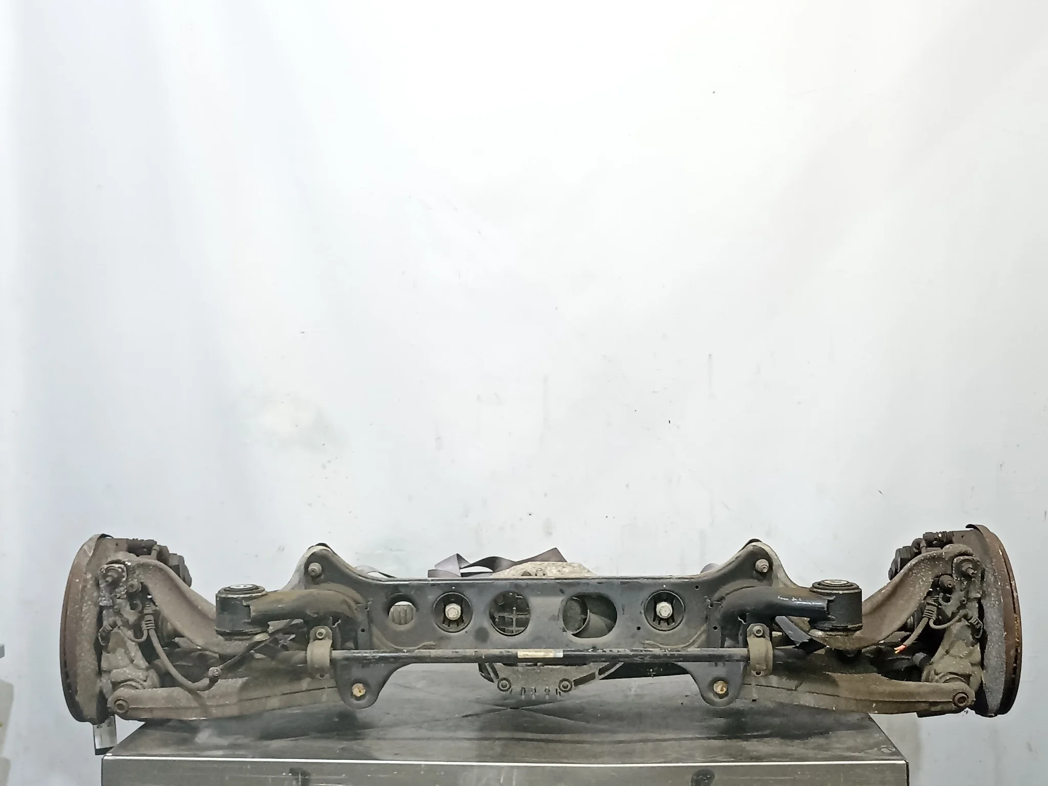 БАЛКА ПОДВЕСКИ ЗАДНЯЯ AUDI ЗАД 8R0505235M S4166