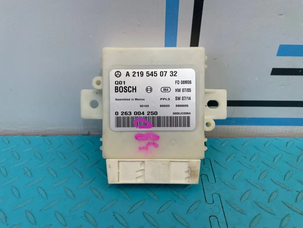 Блок парктроника Mercedes-Benz Cls-Class 2009 A2195450732 W219 272.964 3.5