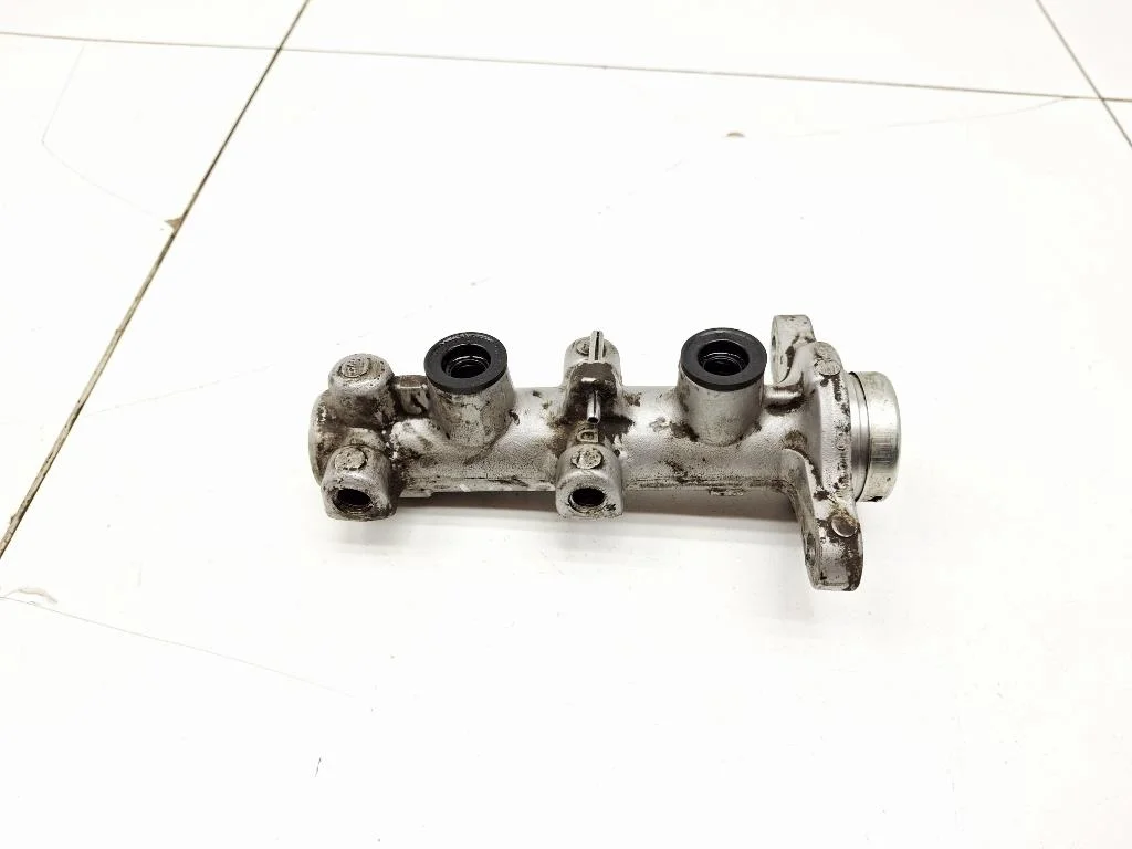 Цилиндр тормозной главный Mitsubishi L200 2012 KA, KB