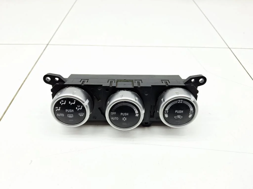 Блок управления климатической установкой Mitsubishi L200 2012 KA, KB