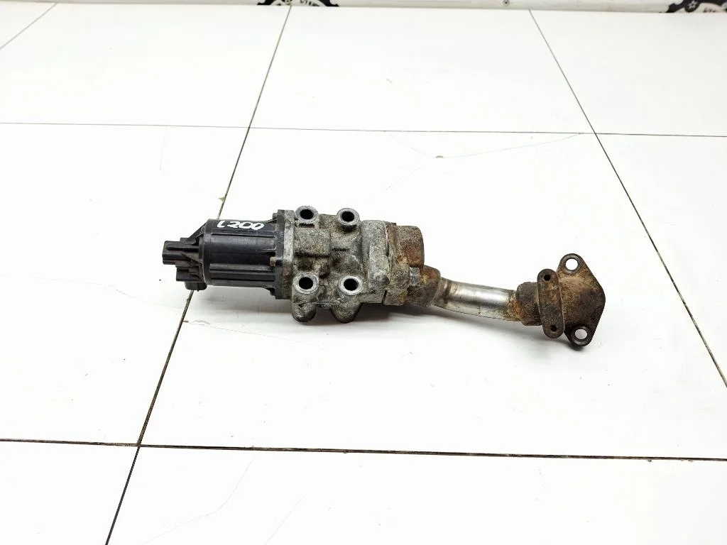 Клапан рециркуляции выхлопных газов Mitsubishi L200 2012 KA, KB