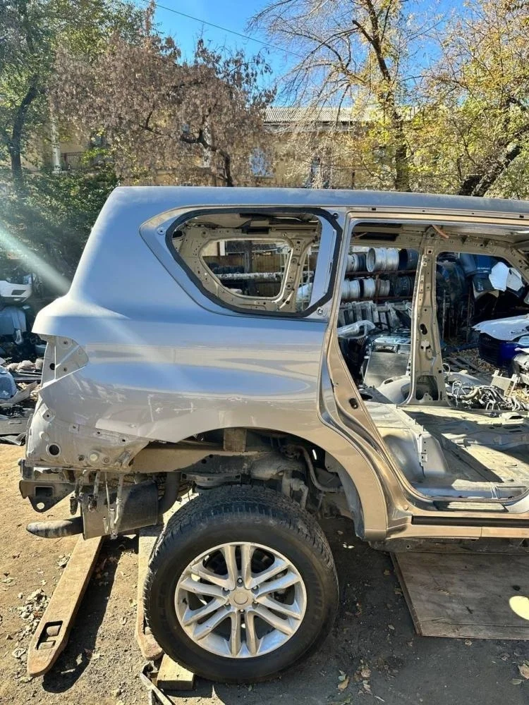 Крыло заднее Nissan Patrol 2011 781001LB9A Y62 VK56VD, правое