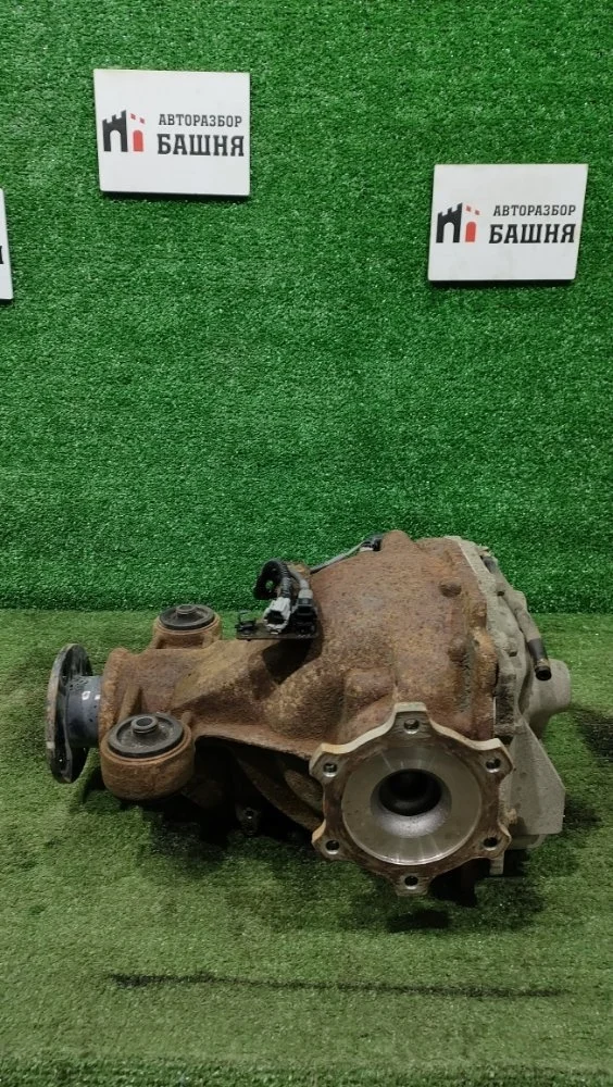 Редуктор Nissan Patrol 2011 383001LB3B Y62 VK56VD, задний