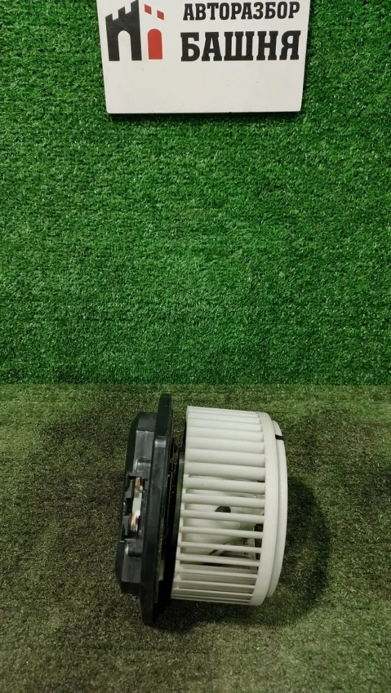 Моторчик печки Nissan Patrol 2011 27220JK00D Y62 VK56VD, передний