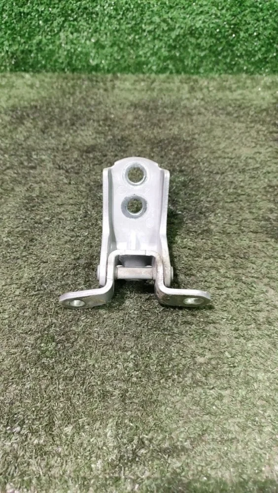 Петля двери Nissan Patrol 2011 80400JK00A Y62 VK56VD, передняя правая