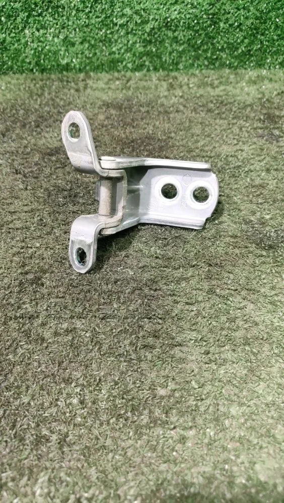 Петля двери Nissan Patrol 2011 80400JK00A Y62 VK56VD, передняя левая