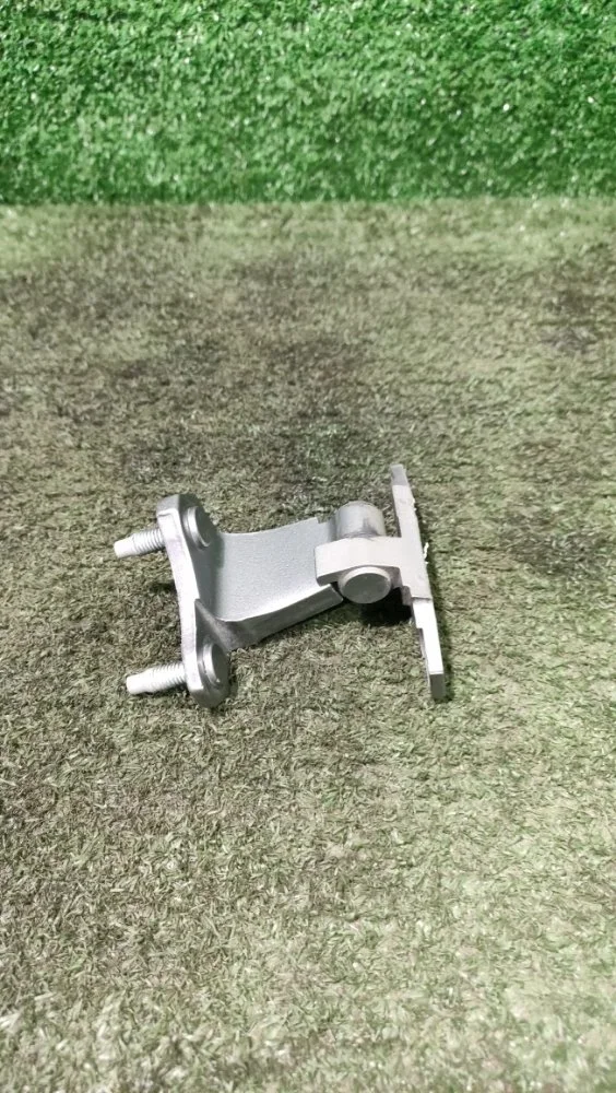 Петля двери Nissan Patrol 2011 82400JK000 Y62 VK56VD, задняя правая