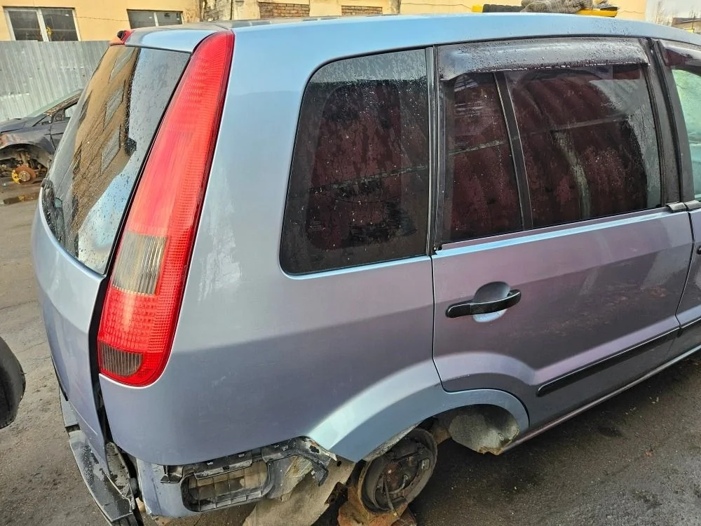 Крыло заднее правое на Ford Fusion дорест